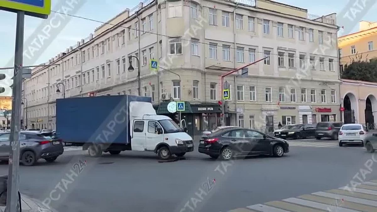ДТП с фурой осложнило движение в центре Казани в час пик