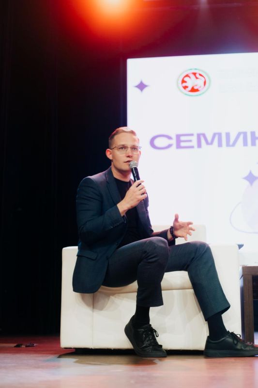 В Казани запустили официальную Лигу КВН для студентов колледжей В Казани запустили официальную Лигу КВН для студентов колледжей