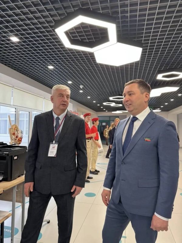 Депутат Государственного Совета РТ, генеральный директор НКНХ Марат Фаляхов принял участие в голосовании
