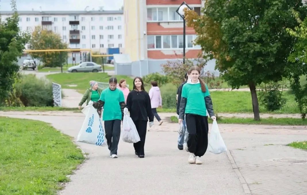 «По следам добрых дел» в Азнакаево: почти 100 активистов присоединились к экомарафону! «По следам добрых дел» в Азнакаево: почти 100 активистов присоединились к экомарафону!