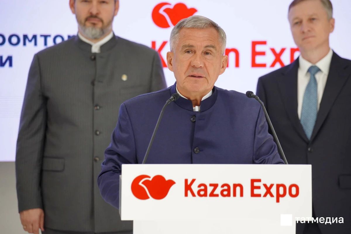 Рустам Минниханов дал старт выставке коммерческих автомобилей Comtrans 2026 в Казани
