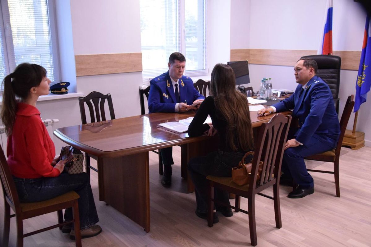 Прокурор Татарстана Альберт Суяргулов провел выездной прием граждан в Чистополе Прокурор Татарстана Альберт Суяргулов провел выездной прием граждан в Чистополе