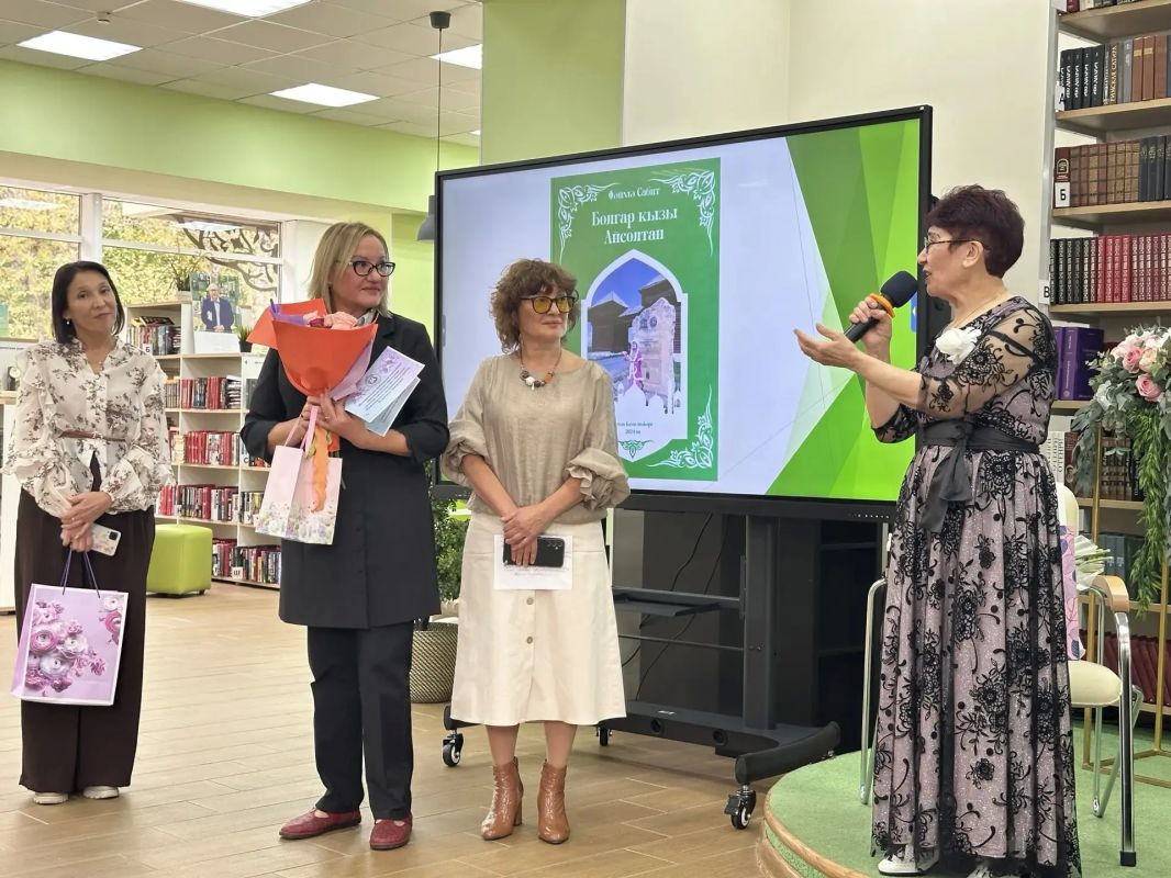 В Центральной библиотеке имени Г. Тукая прошла презентация книги заслуженного работника культуры Татарстана Файмы Сабитовой «Болгар кызы Айсолтан» В Центральной библиотеке имени Г. Тукая прошла презентация книги заслуженного работника культуры Татарстана Файмы Сабитовой «Болгар кызы Айсолтан»