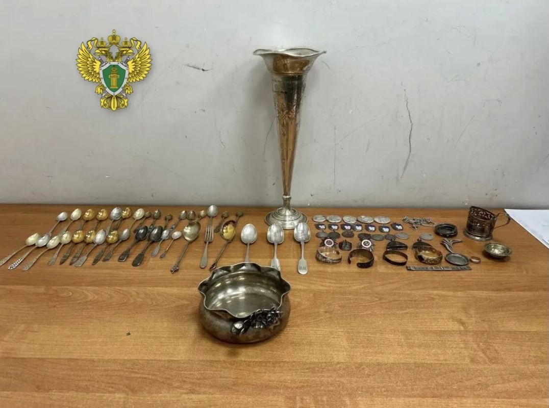 В Республике Татарстан суд вынес приговор по уголовному делу о контрабанде драгоценных металлов, ювелирных украшений и культурных ценностей стоимостью более 2,3 млн рублей