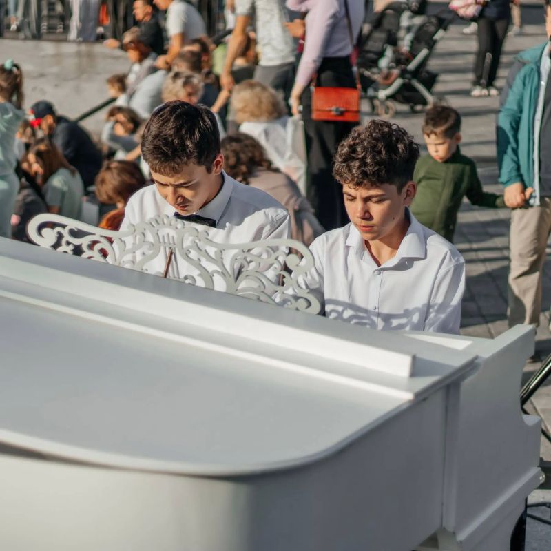 Поднимаем паруса на Черном озере Поднимаем паруса на Черном озере