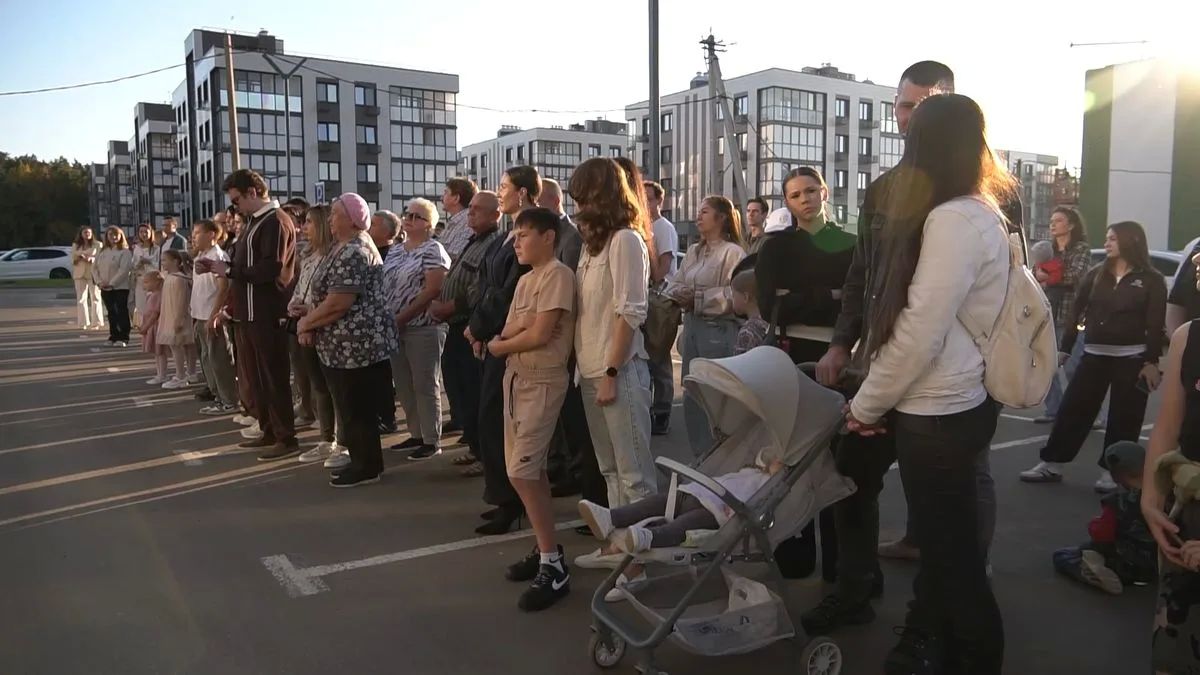Заселение пятиэтажного дома, построенного по программе социальной ипотеки, состоялось 26 сентября в Нижнекамске Заселение пятиэтажного дома, построенного по программе социальной ипотеки, состоялось 26 сентября в Нижнекамске