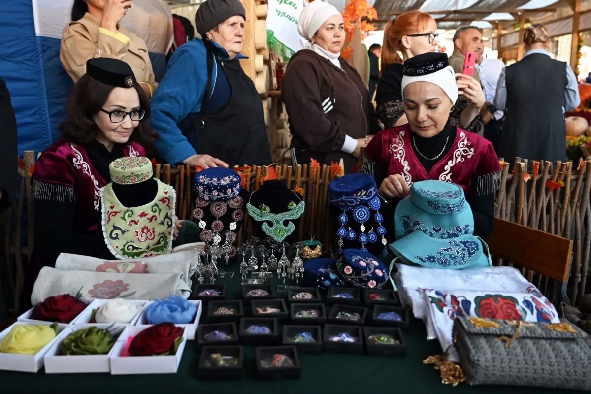 Рустам Минниханов: Посетили сегодня ярмарку-выставку сельскохозяйственной продукции и изделий технического творчества «Город мастеров» в Агропарке Рустам Минниханов: Посетили сегодня ярмарку-выставку сельскохозяйственной продукции и изделий технического творчества «Город мастеров» в Агропарке