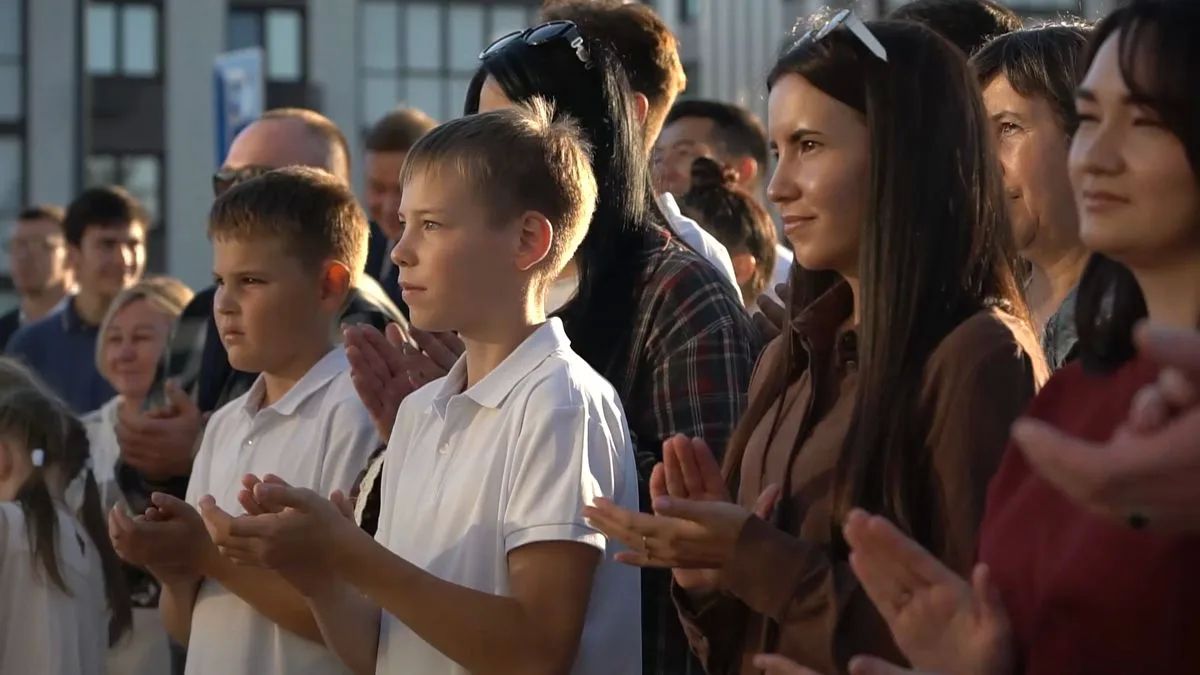Заселение пятиэтажного дома, построенного по программе социальной ипотеки, состоялось 26 сентября в Нижнекамске Заселение пятиэтажного дома, построенного по программе социальной ипотеки, состоялось 26 сентября в Нижнекамске