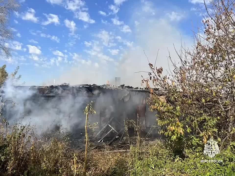 В Бугульме при пожаре в частном доме погибли два человека