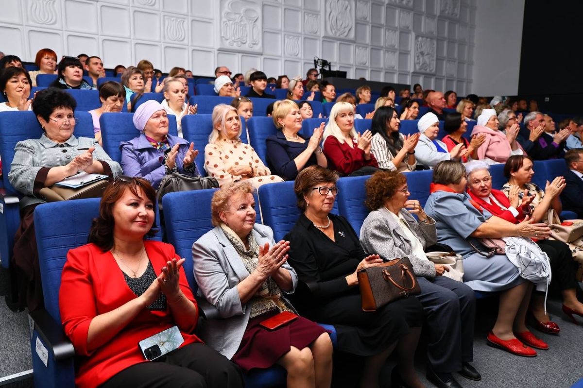 Накануне состоялось торжественное мероприятие, посвящённое 60-летию Дворца творчества детей и молодёжи — Дома Первых имени И. Х. Садыкова Накануне состоялось торжественное мероприятие, посвящённое 60-летию Дворца творчества детей и молодёжи — Дома Первых имени И. Х. Садыкова
