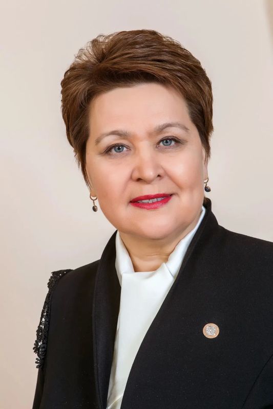 Яна Лантратова: Поздравляю с 70-летием Уполномоченного по правам человека в Республике Татарстан Сарию Харисовну Сабурскую!