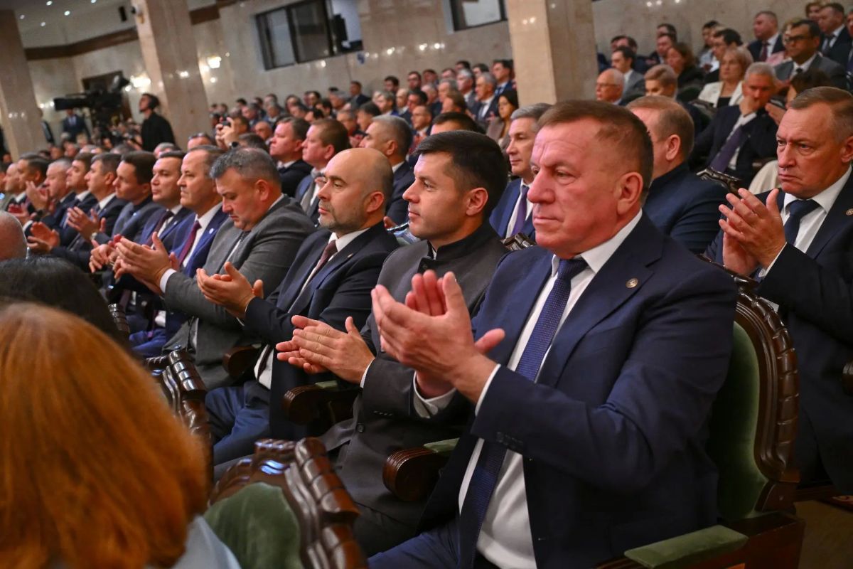 Рустам Минниханов обратился к Государственному Совету с ежегодным Посланием Рустам Минниханов обратился к Государственному Совету с ежегодным Посланием