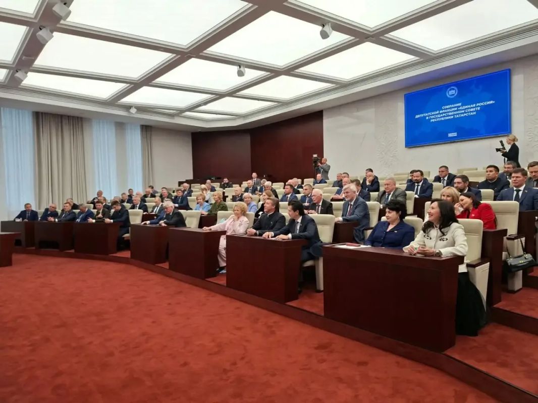 Члены фракции «Единая Россия» поддержали кандидатуру Фарида Абдулганиева для избрания Председателем Государственного Совета Члены фракции «Единая Россия» поддержали кандидатуру Фарида Абдулганиева для избрания Председателем Государственного Совета