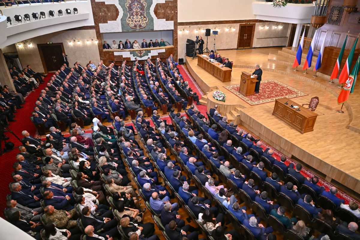 Сегодня Раис Республики Татарстан Рустам Минниханов обратился с Посланием Государственному Совету Республики Татарстан