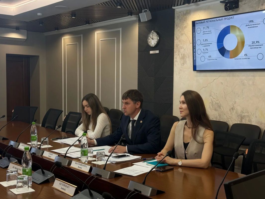 В Минпромторге РТ обсудили сотрудничество с Международной экспортно-импортной компанией Yuanjie Zhenhua В Минпромторге РТ обсудили сотрудничество с Международной экспортно-импортной компанией Yuanjie Zhenhua