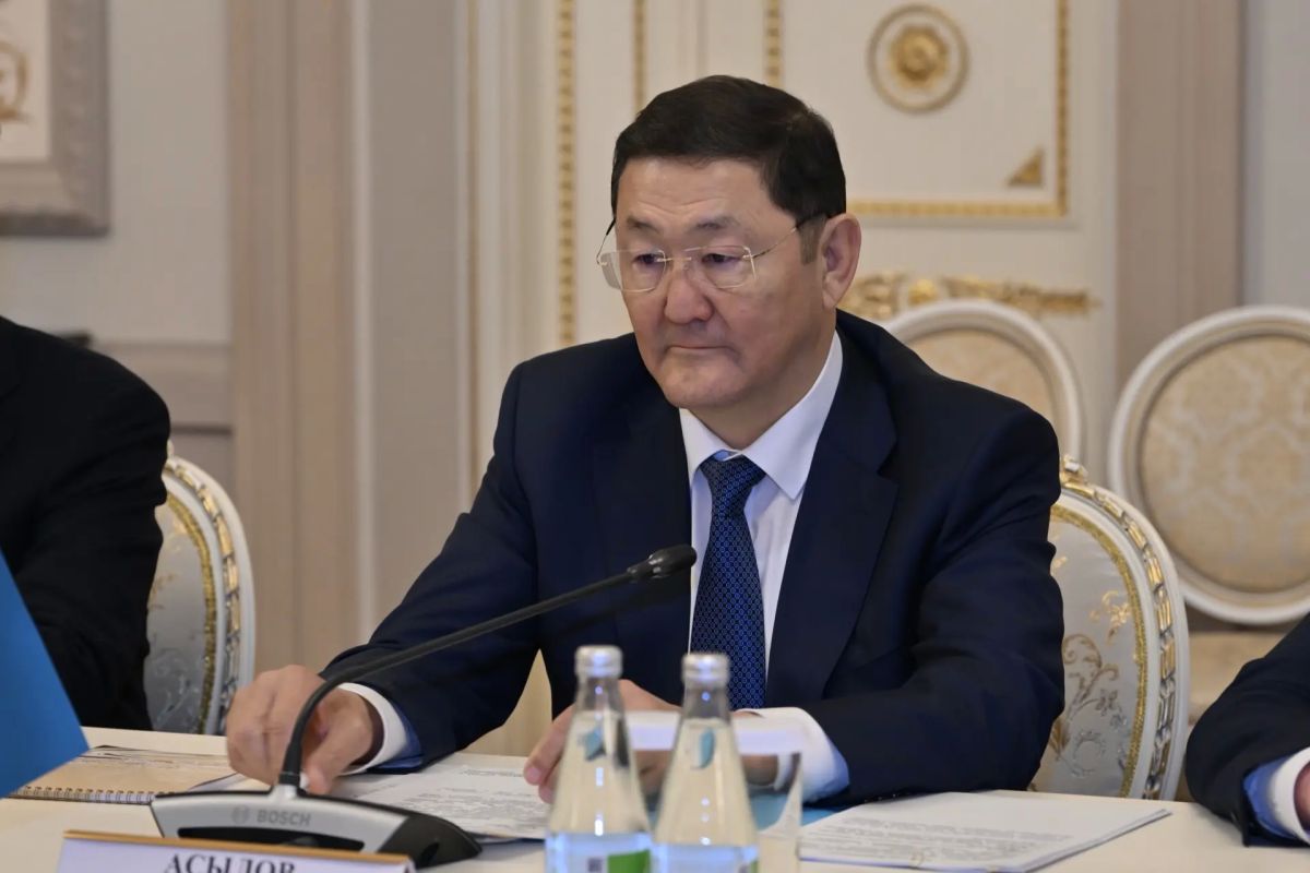 Александр Гуцан на встрече с Генпрокурором Казахстана Бериком Асыловым подчеркнул, что российско-казахстанские отношения имеют характер стратегического партнерства и союзничества, опираются на прочную договорно-правовую базу Александр Гуцан на встрече с Генпрокурором Казахстана Бериком Асыловым подчеркнул, что российско-казахстанские отношения имеют характер стратегического партнерства и союзничества, опираются на прочную договорно-правовую базу