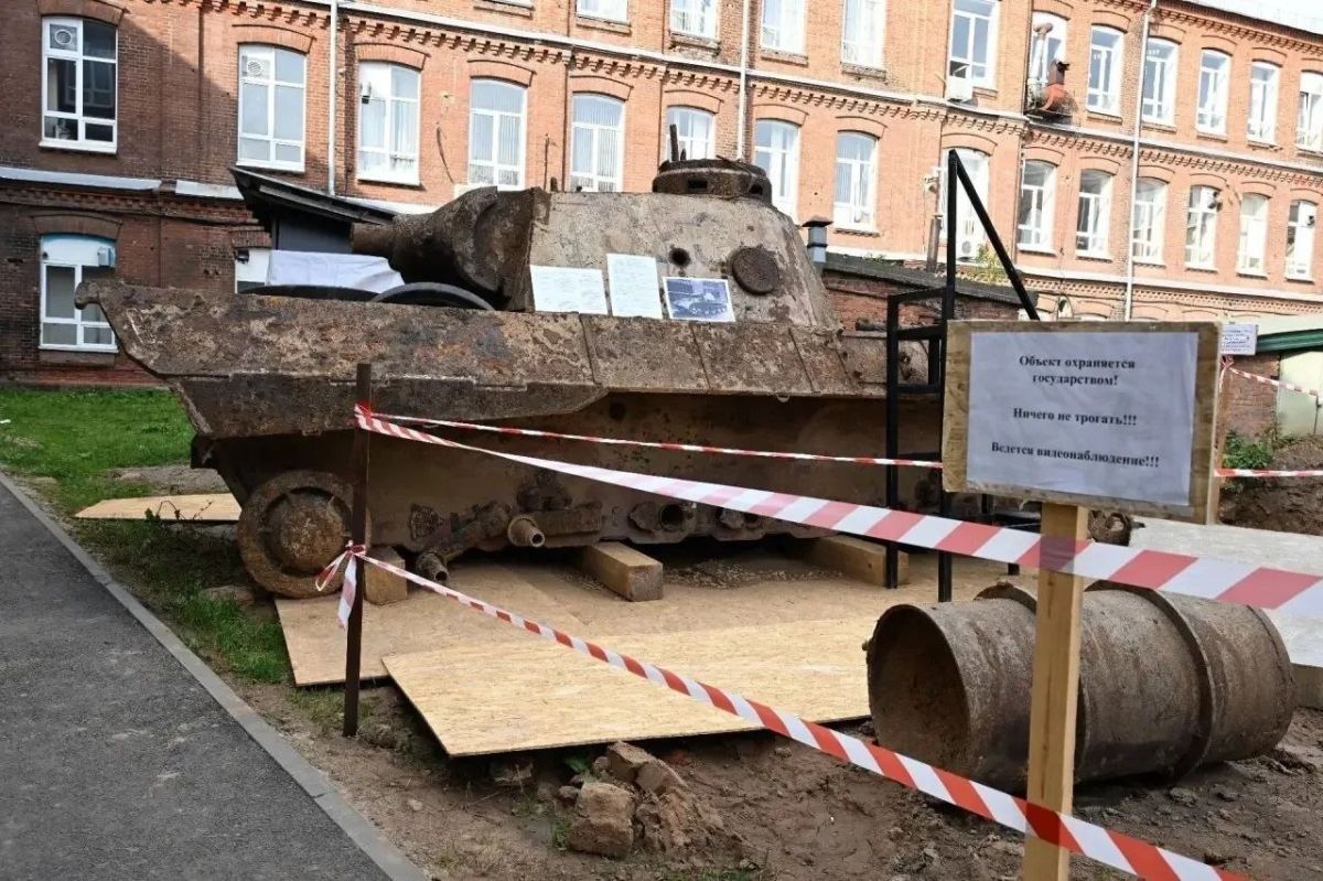 Рустам Минниханов: Посмотрели Пантеру!. Трофей времен Великой Отечественной войны советские ученые использовали для проведения экспериментов, испытывали в ней взрывчатку