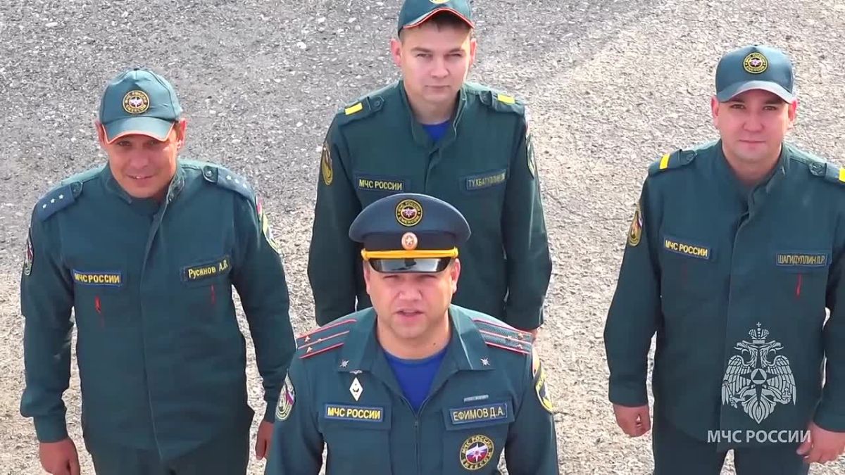 «Мы едины и непобедимы!». Сегодня в России отмечают День воссоединения Донецкой Народной Республики (ДНР), Луганской Народной Республики (ЛНР), Запорожской области и Херсонской области с Российской Федерацией