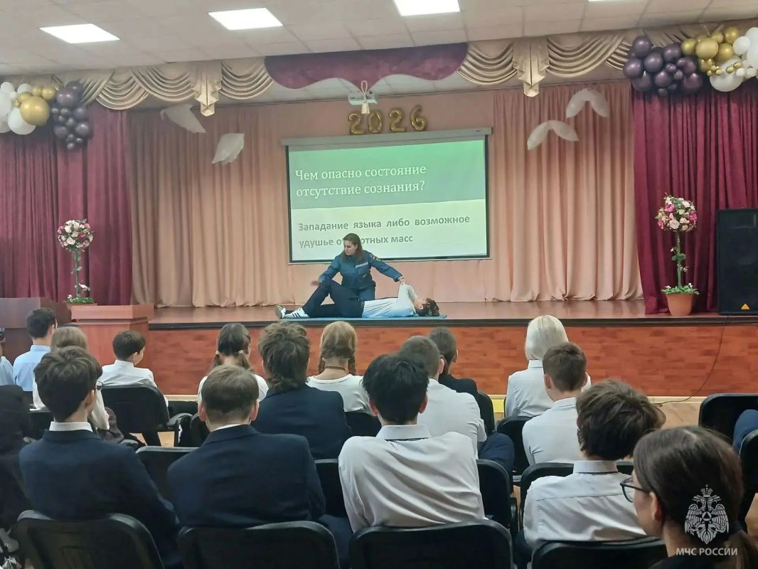Психологи МЧС провели в школах Татарстана «Единый урок первой помощи» Психологи МЧС провели в школах Татарстана «Единый урок первой помощи»