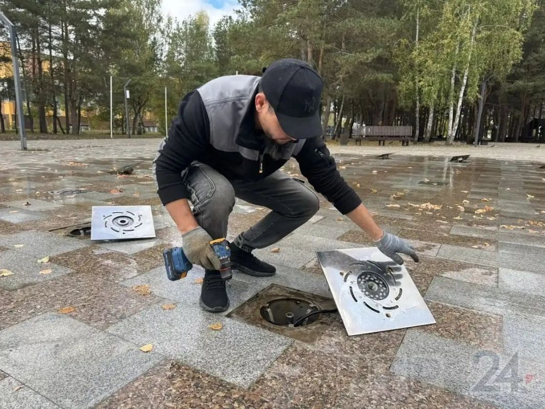 В Нижнекамске проводят консервацию фонтанов перед наступлением зимы В Нижнекамске проводят консервацию фонтанов перед наступлением зимы