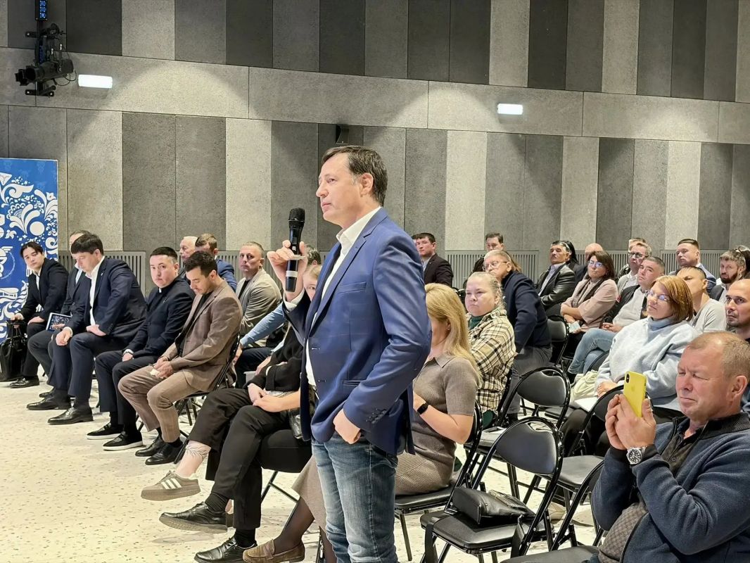 В Альметьевске обсудили вопросы включения продукции в реестр Минпромторга России В Альметьевске обсудили вопросы включения продукции в реестр Минпромторга России