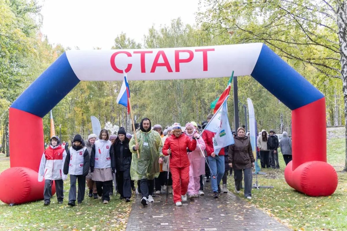 Более 400 нижнекамцев приняли участие во Всероссийской акции «10 000 шагов к жизни», приуроченной ко Всемирному Дню сердца Более 400 нижнекамцев приняли участие во Всероссийской акции «10 000 шагов к жизни», приуроченной ко Всемирному Дню сердца