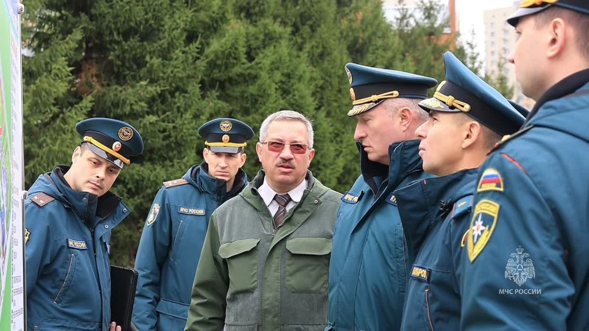 Глава МЧС России Александр Куренков посетил Подольский учебный центр в Подмосковье