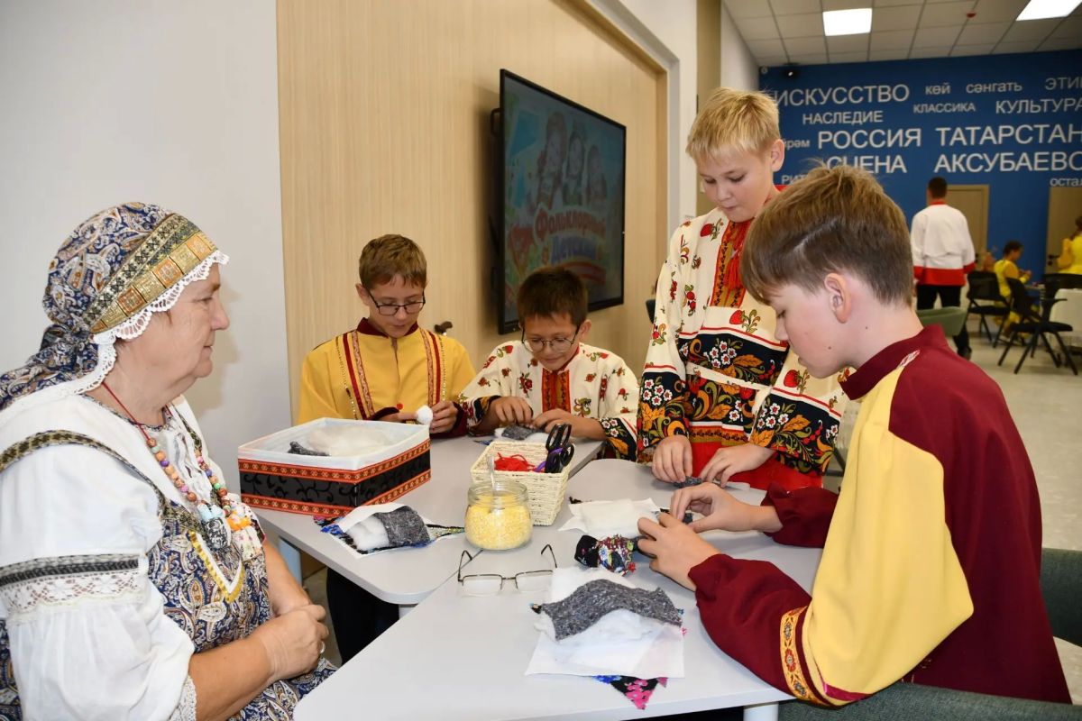 В районном Доме культуры пгт Аксубаево состоялось торжественное открытие детского культурно просветительского центра — первой в районе площадки такого формата В районном Доме культуры пгт Аксубаево состоялось торжественное открытие детского культурно просветительского центра — первой в районе площадки такого формата