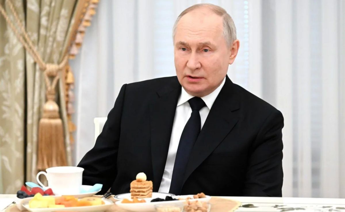 Рустам Минниханов поздравил Владимира Путина с Днем рождения, а Дональд Трамп готовит звонок
