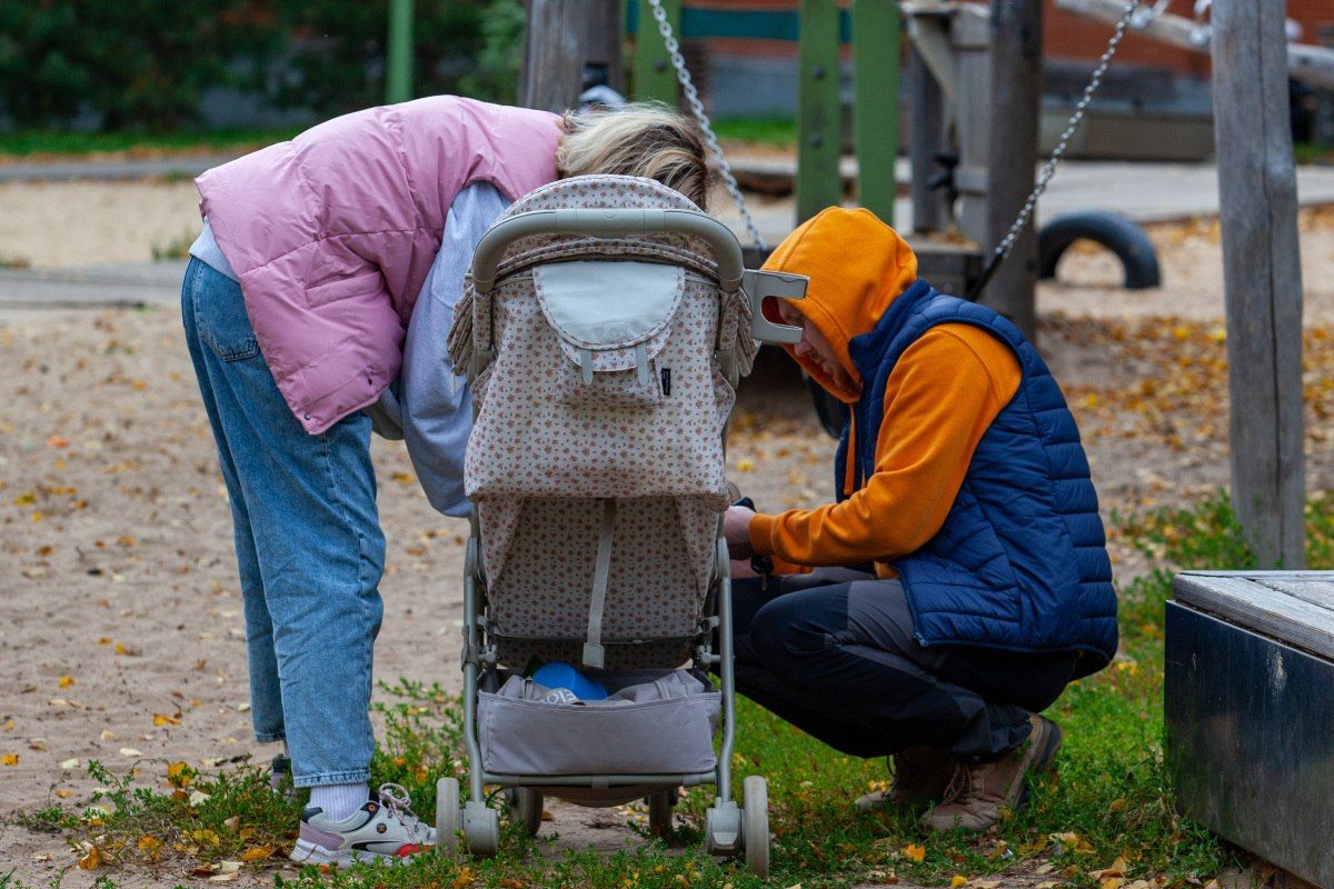 Женщина может родить до 60 лет, мужчины могут стать отцами почти до 90, сообщил академик РАН Геннадий Онищенко