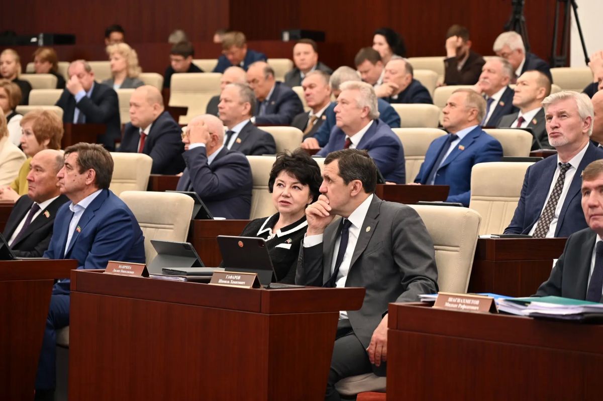 Заместитель Премьер-министра РТ - министр экономики Мидхат Шагиахметов представил прогноз развития республики на 2027 год и плановый период 2028–2029 годов Заместитель Премьер-министра РТ - министр экономики Мидхат Шагиахметов представил прогноз развития республики на 2027 год и плановый период 2028–2029 годов
