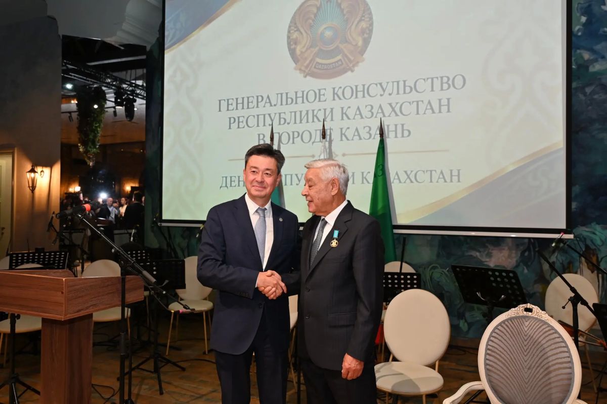 Указом Президента Республики Казахстан Касым-Жомарта Токаева Почетный Председатель Государственного Совета Татарстана Фарид Мухаметшин награжден юбилейной медалью в честь 30-летия Парламента Республики Казахстан Указом Президента Республики Казахстан Касым-Жомарта Токаева Почетный Председатель Государственного Совета Татарстана Фарид Мухаметшин награжден юбилейной медалью в честь 30-летия Парламента Республики Казахстан