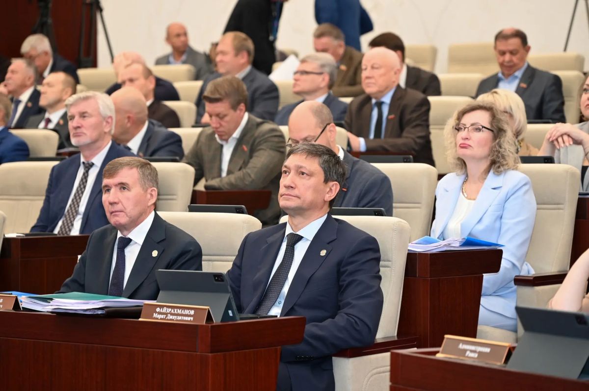 Премьерминистр РТ Алексей Песошин выступил на парламентских слушаниях по обсуждению проекта закона о бюджете республики на 2027-2029 годы Премьерминистр РТ Алексей Песошин выступил на парламентских слушаниях по обсуждению проекта закона о бюджете республики на 2027-2029 годы