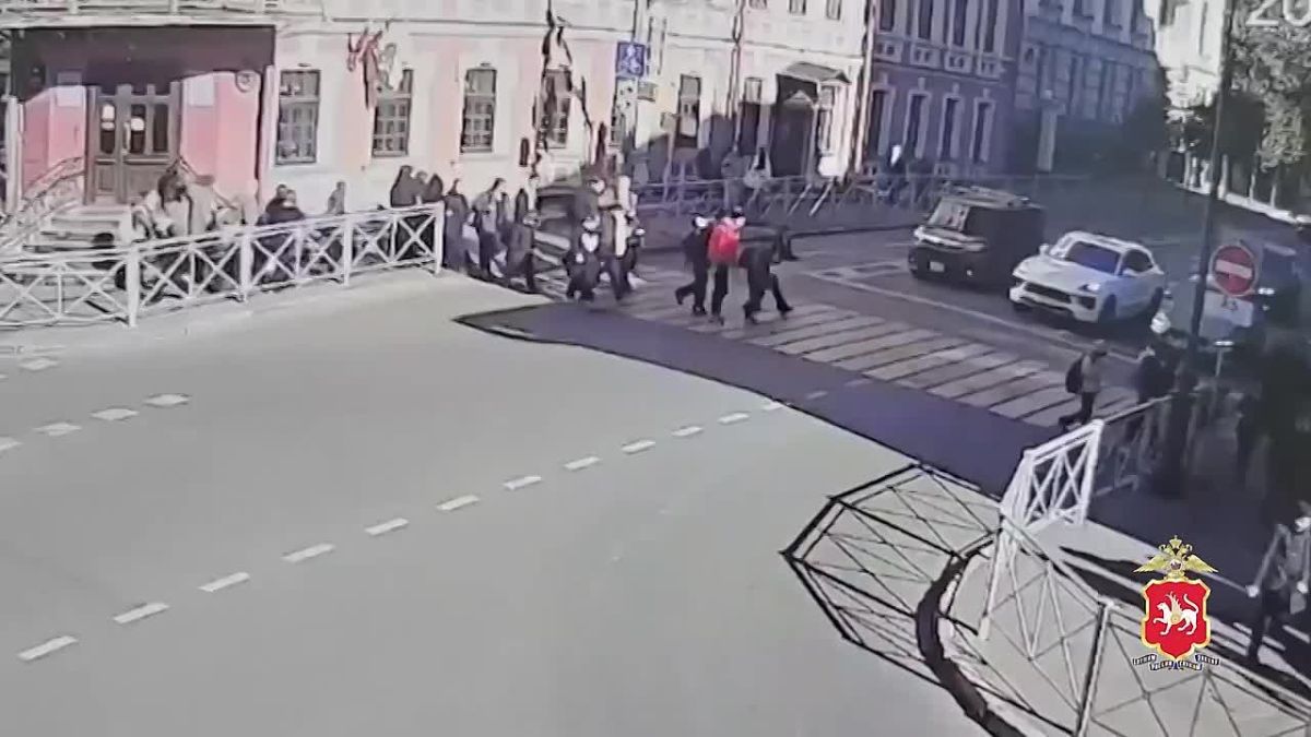 Автохама, «растолкавшего» пешеходов на переходе, привлекли к ответственности в Казани