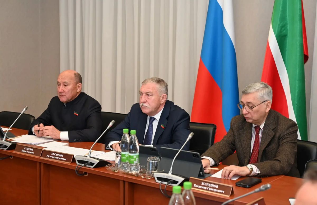 Рягат Хусаинов о бюджете республики на 2027–2029 годы: «Проект закона о бюджете Татарстана на плановый период соответствует всем показателям, предусмотренным бюджетным законодательством» Рягат Хусаинов о бюджете республики на 2027–2029 годы: «Проект закона о бюджете Татарстана на плановый период соответствует всем показателям, предусмотренным бюджетным законодательством»
