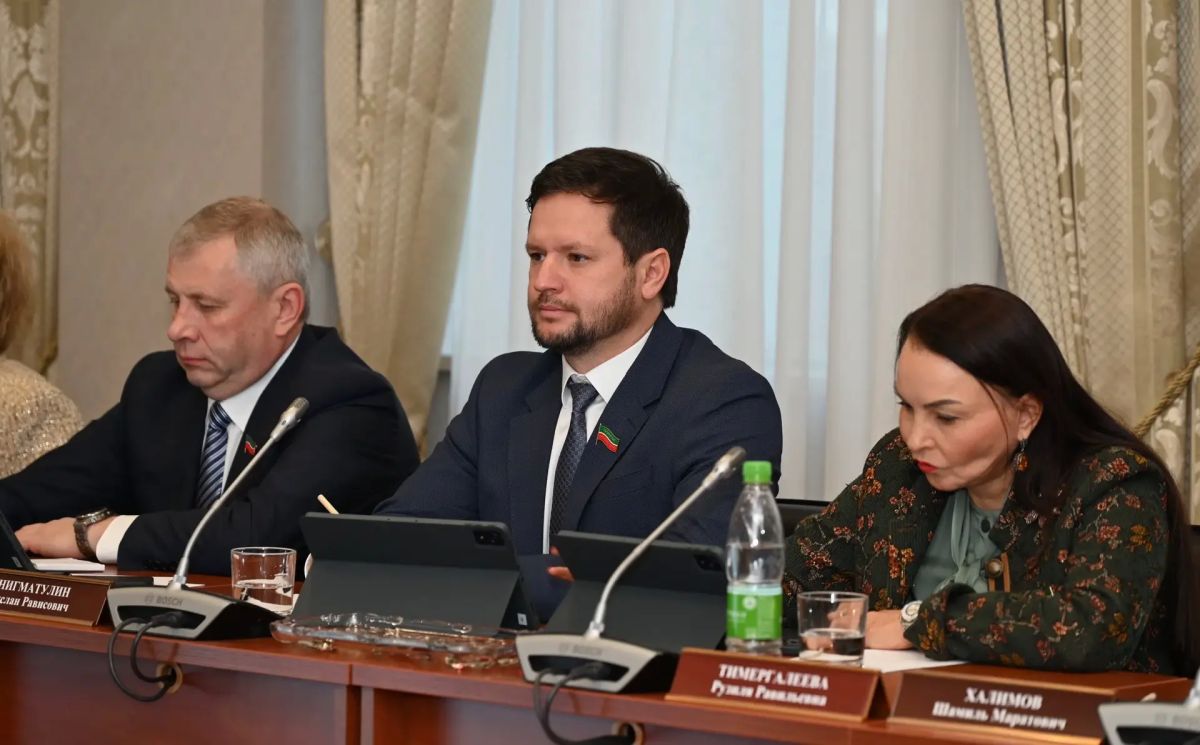 Рягат Хусаинов о бюджете республики на 2027–2029 годы: «Проект закона о бюджете Татарстана на плановый период соответствует всем показателям, предусмотренным бюджетным законодательством» Рягат Хусаинов о бюджете республики на 2027–2029 годы: «Проект закона о бюджете Татарстана на плановый период соответствует всем показателям, предусмотренным бюджетным законодательством»