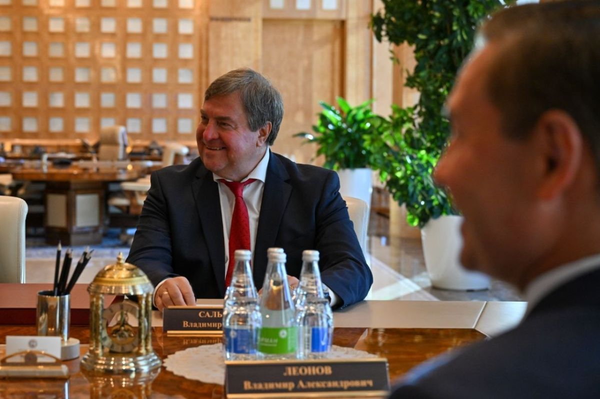 Рустам Минниханов встретился с президентом European Aquatics Антонио Силвой Рустам Минниханов встретился с президентом European Aquatics Антонио Силвой