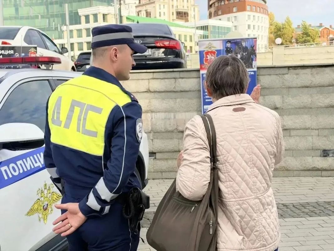 Сотрудники УМВД России по г. Казани провели агитационное мероприятие по привлечению граждан на службу в органы внутренних дел Сотрудники УМВД России по г. Казани провели агитационное мероприятие по привлечению граждан на службу в органы внутренних дел