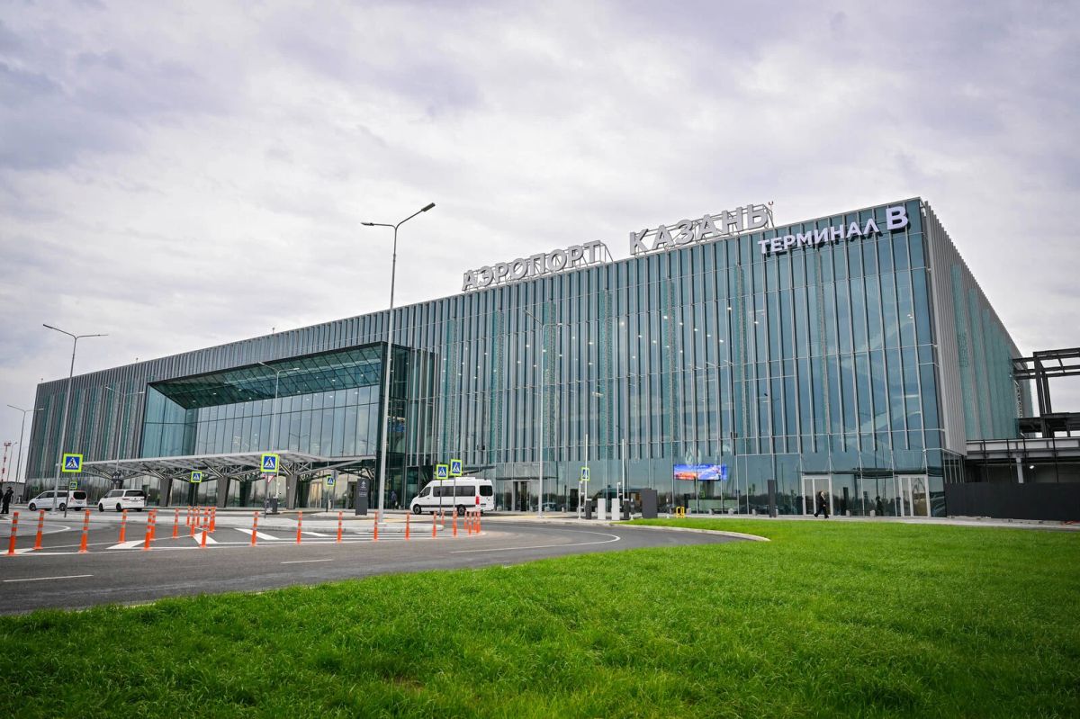 В Казани в тестовом режиме запустили новый терминал аэропорта, который будет обслуживать внутренние рейсы, сообщили в пресс-службе раиса РТ. Его площадь превышает 38 тыс