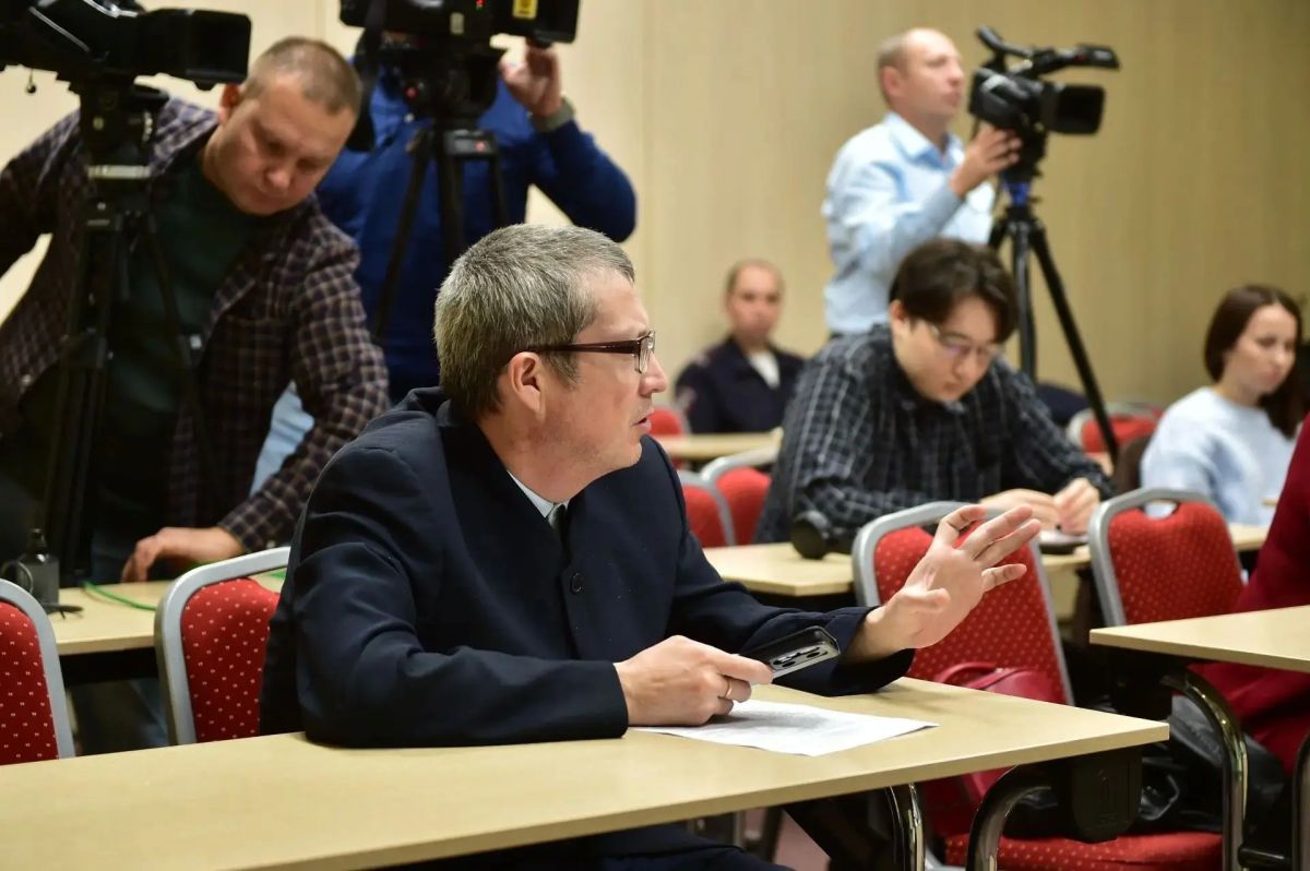 Сегодня в МВД по Республике Татарстан состоялась пресс-конференция на тему: «Родительская ответственность за правонарушения несовершеннолетних Сегодня в МВД по Республике Татарстан состоялась пресс-конференция на тему: «Родительская ответственность за правонарушения несовершеннолетних