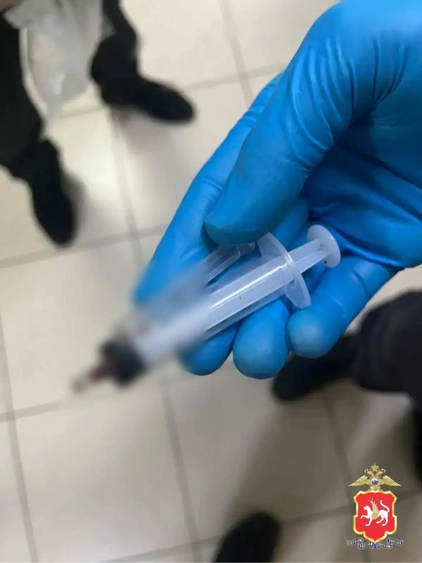 В Нижнекамске сотрудники полиции задержали мужчину с наркотиками