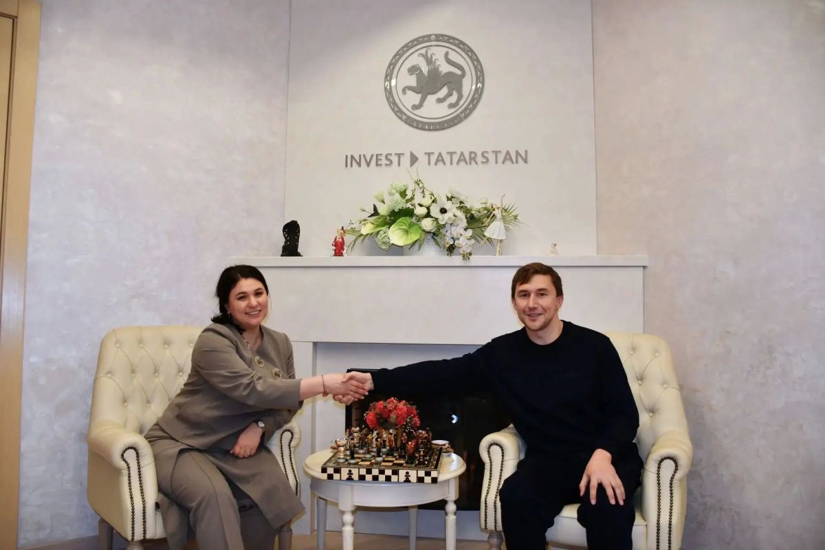 Сенатор предложил ничью. Сегодня на площадке TIME многократный чемпион мира Сергей Карякин, сенатор Совета Федерации от Крыма, провел сеанс одновременной игры с юными шахматистами Татарстана Сенатор предложил ничью. Сегодня на площадке TIME многократный чемпион мира Сергей Карякин, сенатор Совета Федерации от Крыма, провел сеанс одновременной игры с юными шахматистами Татарстана