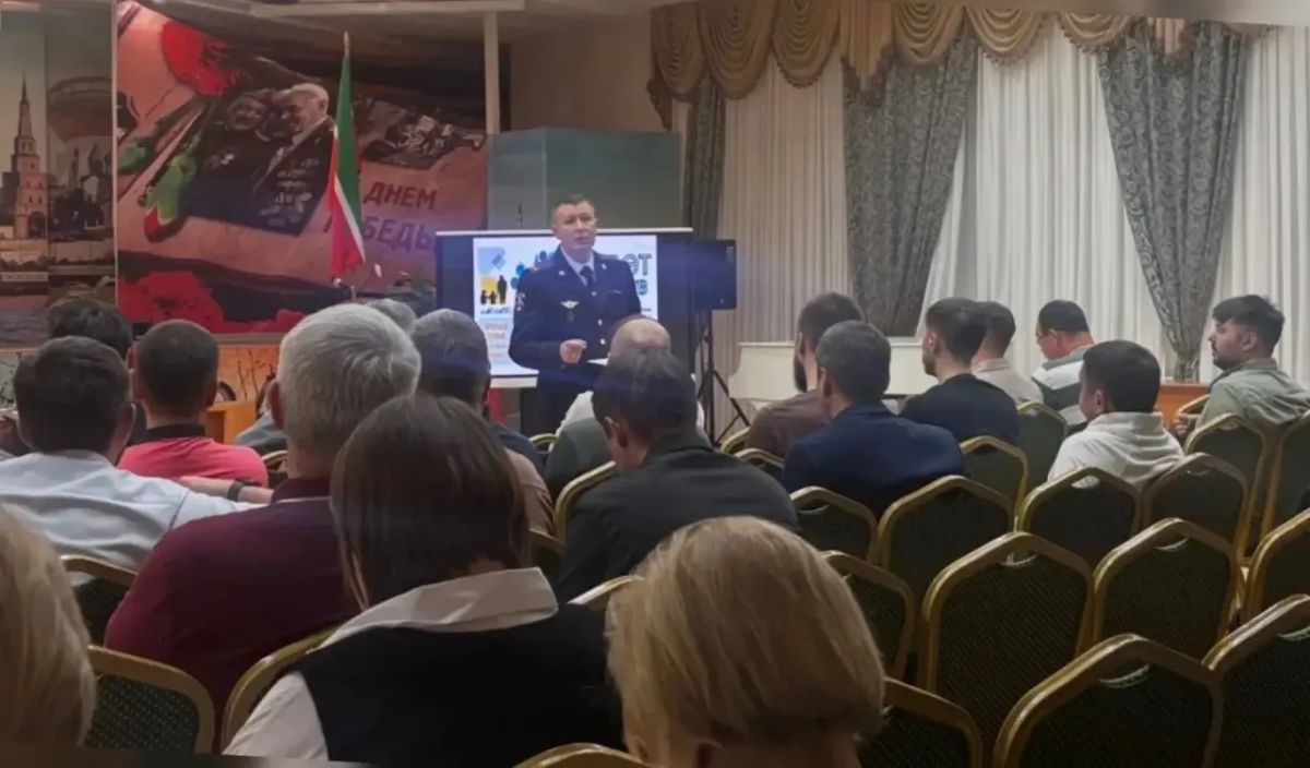 Сотрудники УМВД России по г. Казани приняли участие во встрече в «Гимназии № 139 — Центре образования», организованной в преддверии Дня отца Сотрудники УМВД России по г. Казани приняли участие во встрече в «Гимназии № 139 — Центре образования», организованной в преддверии Дня отца