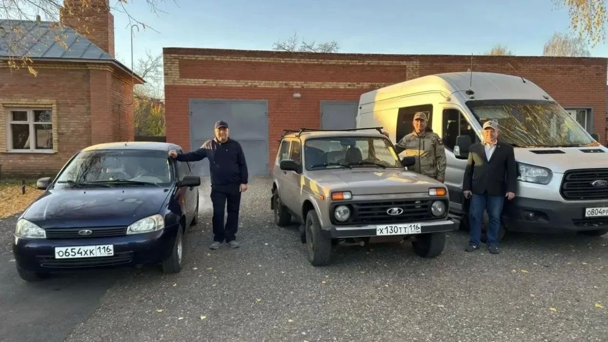 Сегодня в очередной гуманитарный конвой отправились ветераны ОМВД по Алексеевскому району Сегодня в очередной гуманитарный конвой отправились ветераны ОМВД по Алексеевскому району