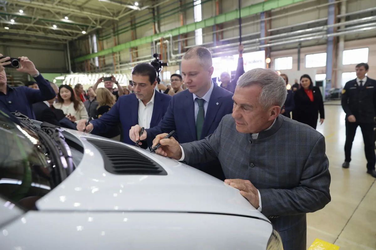 В Татарстане запустили серийное производство новых автомобилей Sollers SF7