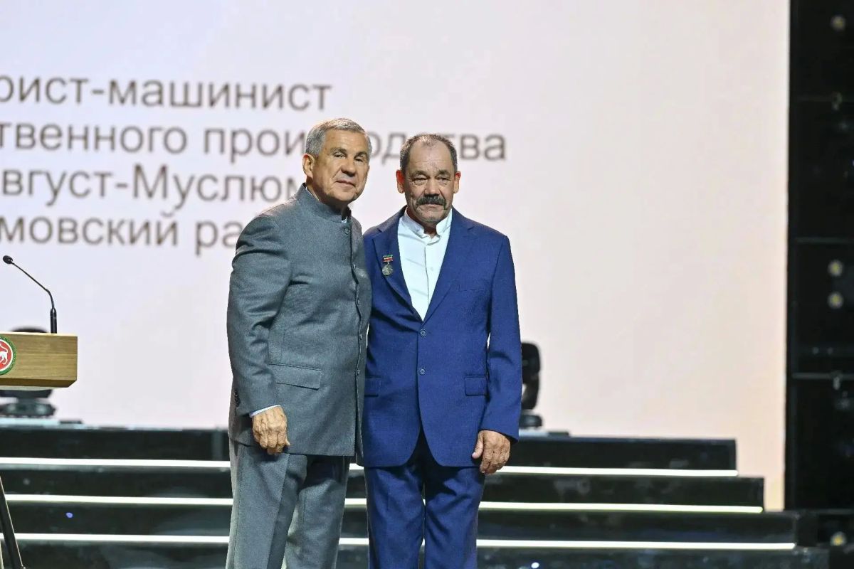 Рустам Минниханов: Поздравили работников и. ветеранов агропромышленного комплекса республики с профессиональным праздником Рустам Минниханов: Поздравили работников и. ветеранов агропромышленного комплекса республики с профессиональным праздником