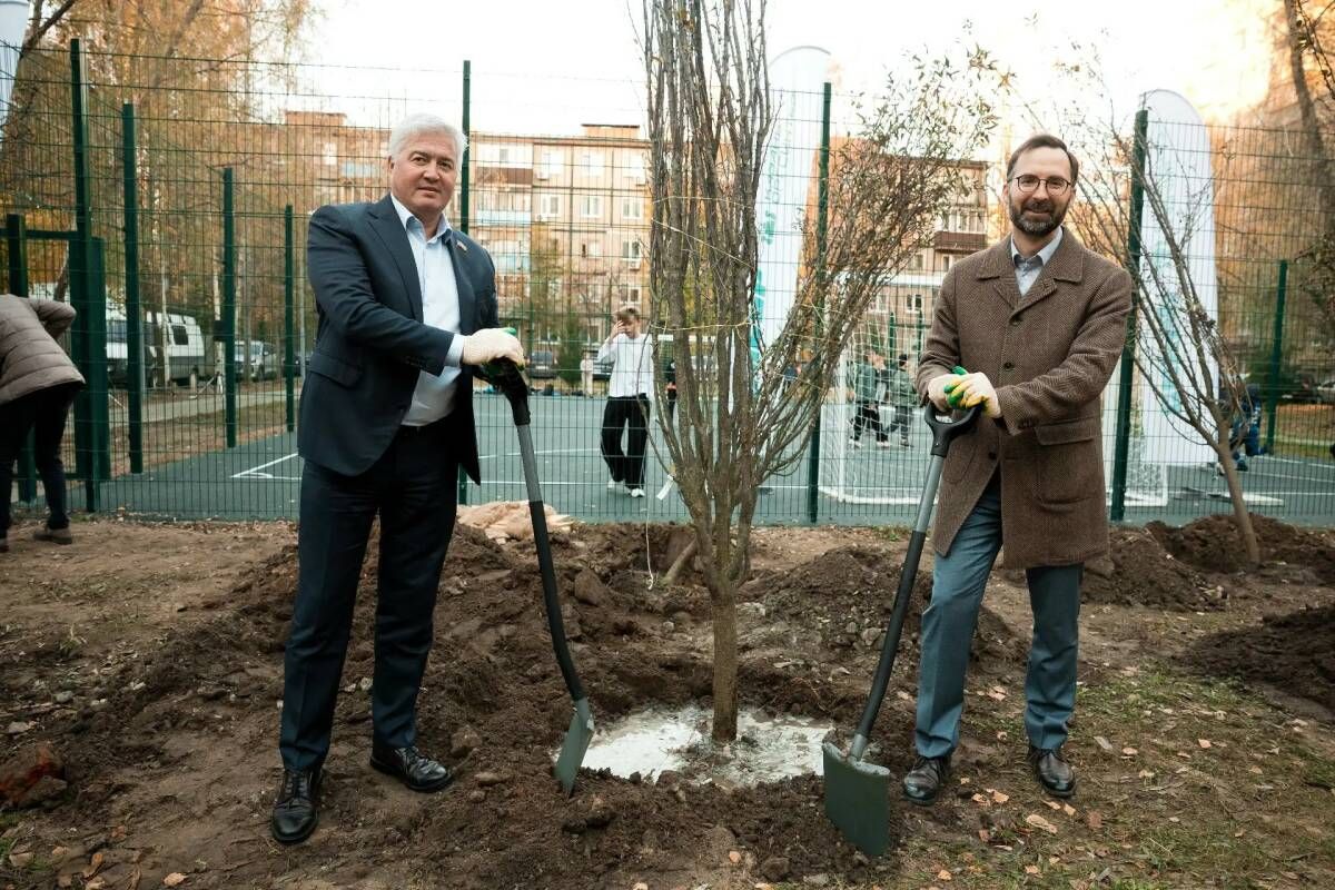 «Чтобы дети гоняли в футбол, а не в телефон» «Чтобы дети гоняли в футбол, а не в телефон»