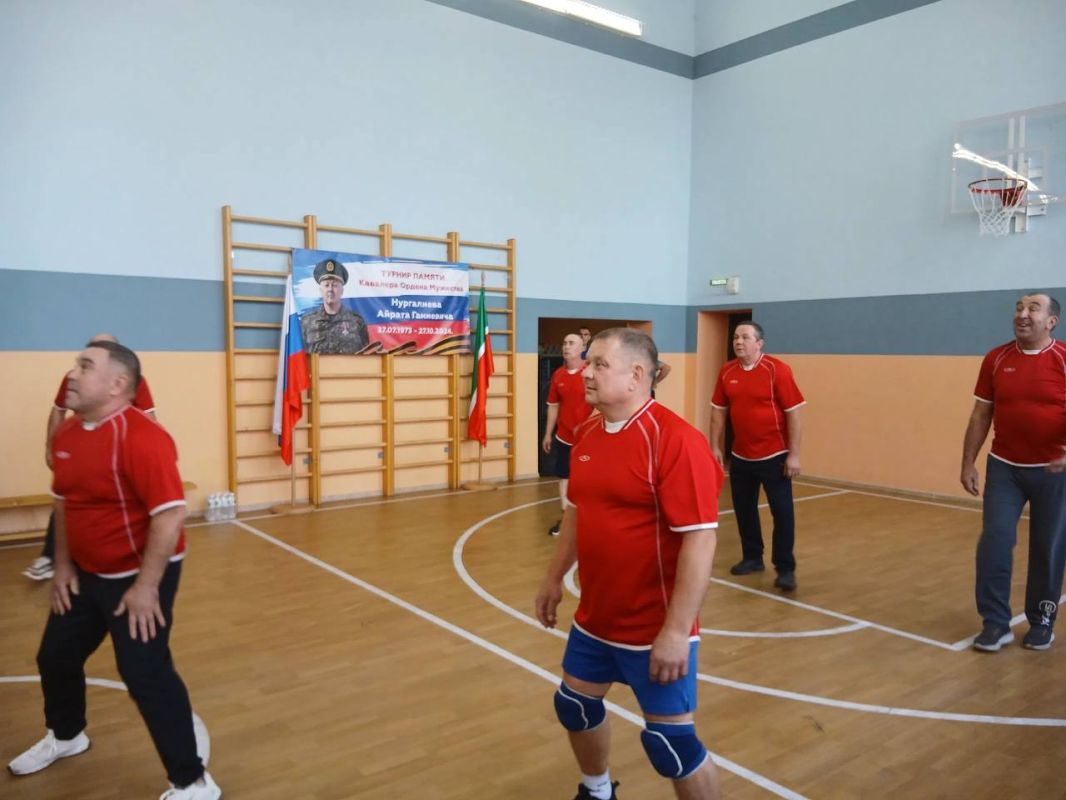 В Верхних Челнах состоялся волейбольный турнир памяти кавалера Ордена Мужества Айрата Ганиевича Нургалиева В Верхних Челнах состоялся волейбольный турнир памяти кавалера Ордена Мужества Айрата Ганиевича Нургалиева