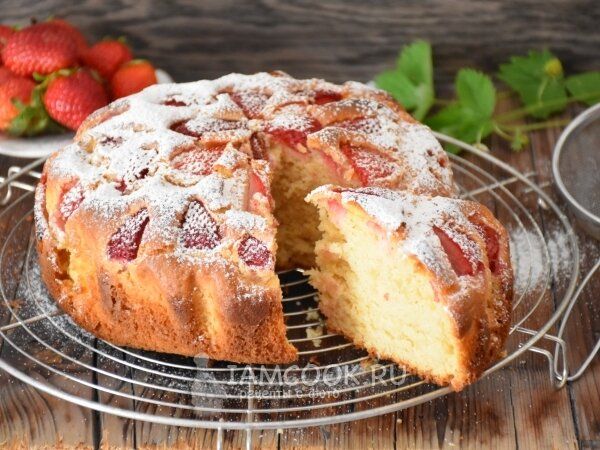 Вкусное время года: 8 удивительных рецептов пирогов с клубникой