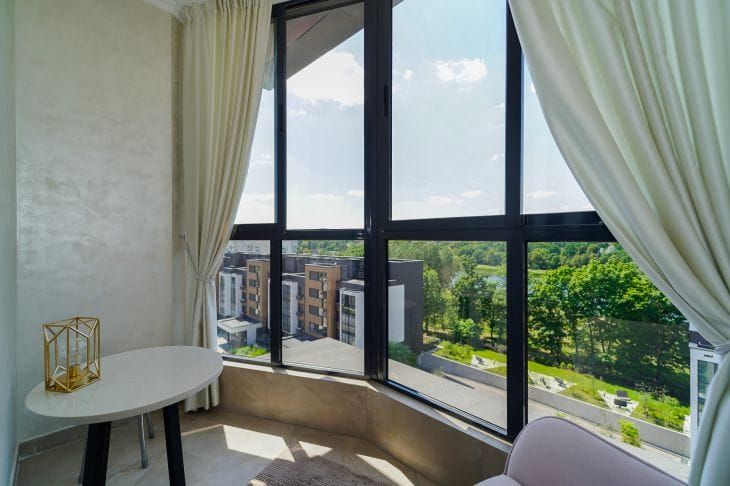 Как помыть окна с добавлением йода: секрет сияющей чистоты и дезинфекции